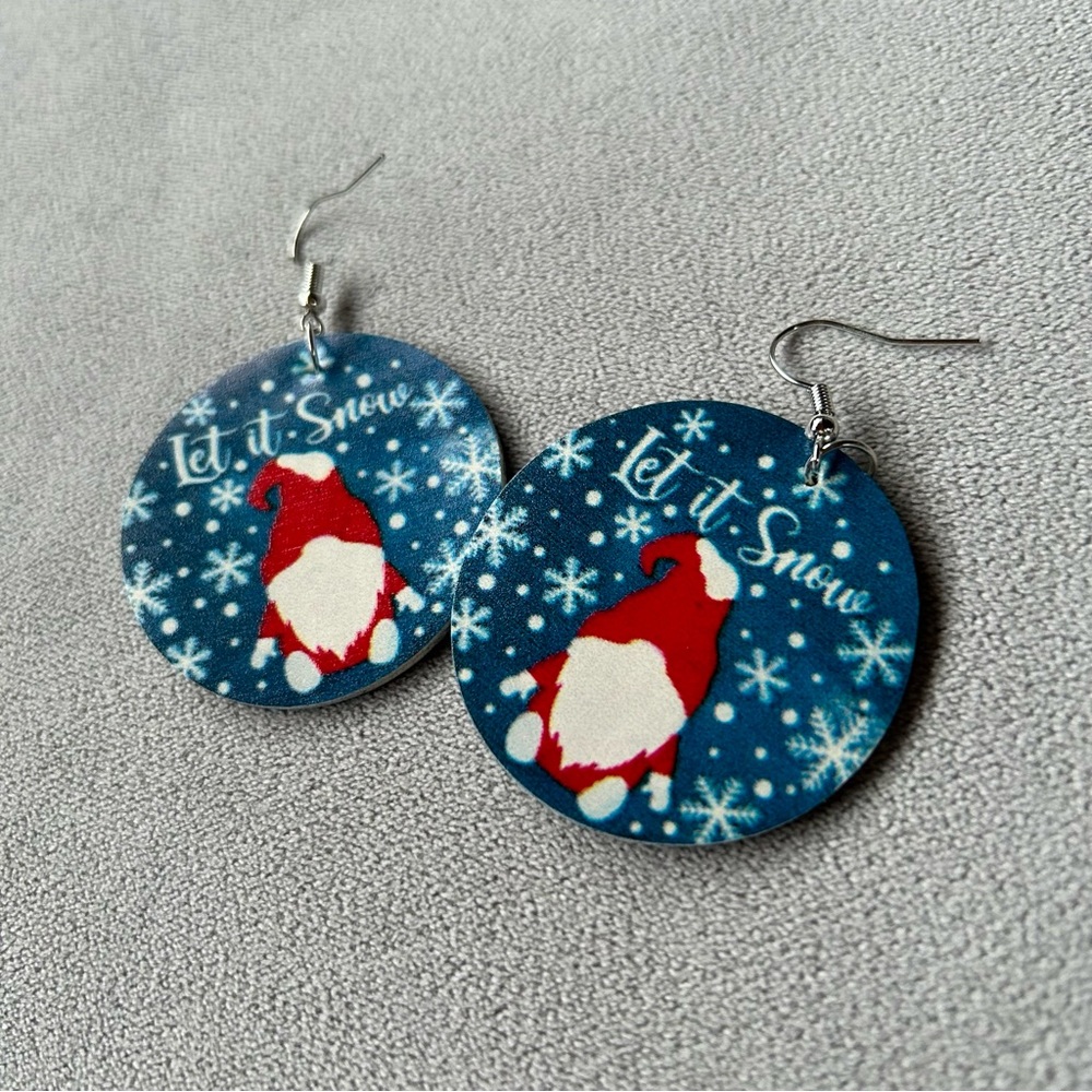 “Let It Snow” Gnome Earrings ~ Brand New!